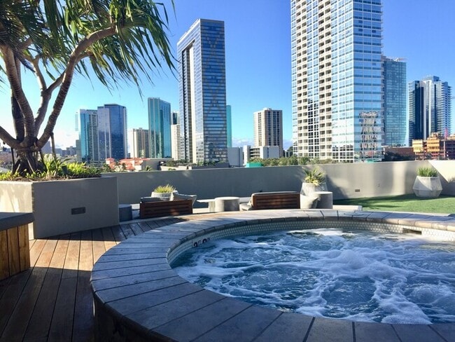 Building Photo - Symphony Honolulu: 2 Bed, 2 Bath w/ 2 Park...