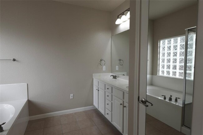 Building Photo - 1114 Boxwood Loop