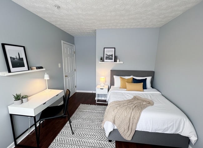 Building Photo - 577 MacIntosh Cir