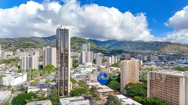 Building Photo - 933 Kaheka St