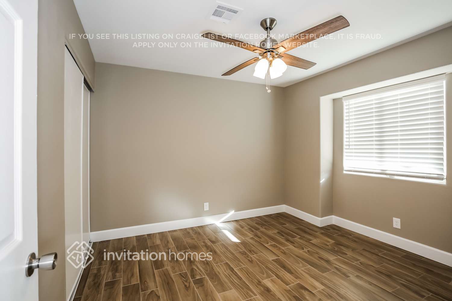 Building Photo - 490 Chelsea Dr