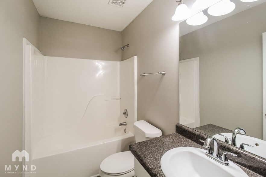 Building Photo - 1740 Jessica Ct