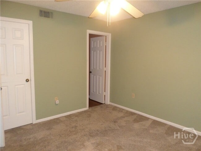 Building Photo - 29 Colony Park Dr