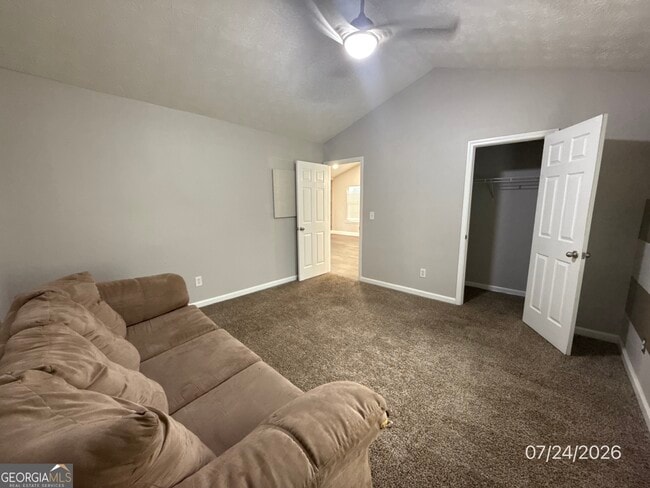 Building Photo - 215 Autumn Lake Way