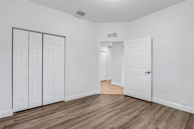 Building Photo - 5030 SW 126th Ave