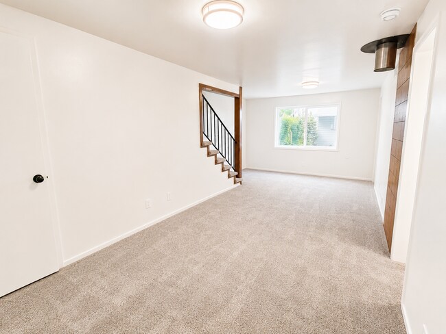 Building Photo - 51 W 1100 S