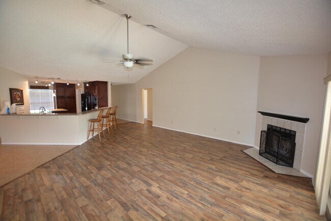 Building Photo - 6314 Eaglebrook Ave