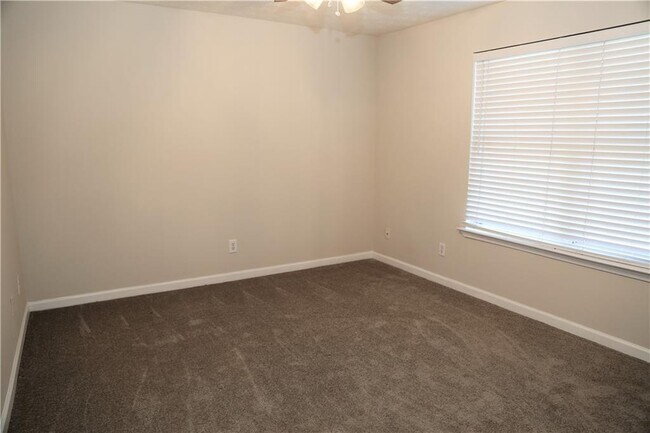Building Photo - 514 Carrington Ct