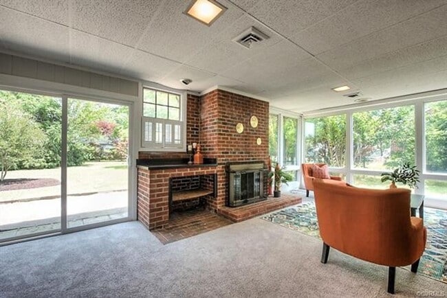 Building Photo - Spacious and Updated Home In Mechanicsville