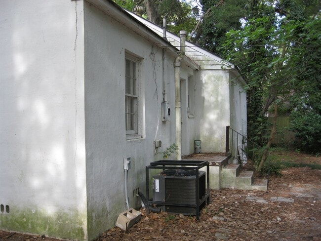 Building Photo - cute house