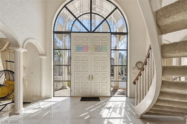 Building Photo - 2834 Queens Courtyard Dr