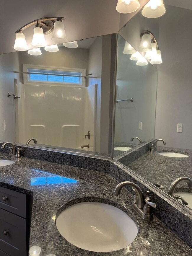 Building Photo - 3 Bedroom home with water views!