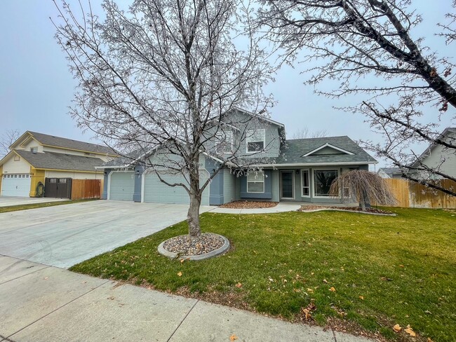 Building Photo - 4110 E Hayseed Ct