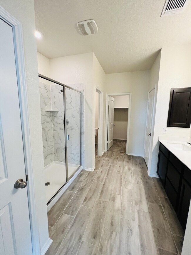 Building Photo - 6229 Mantalcino Dr