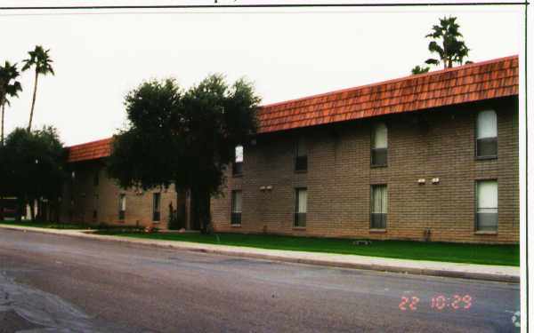 Primary Photo - Landmark Apartments