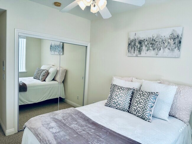 Bedroom 2 - 4118 W Kling St