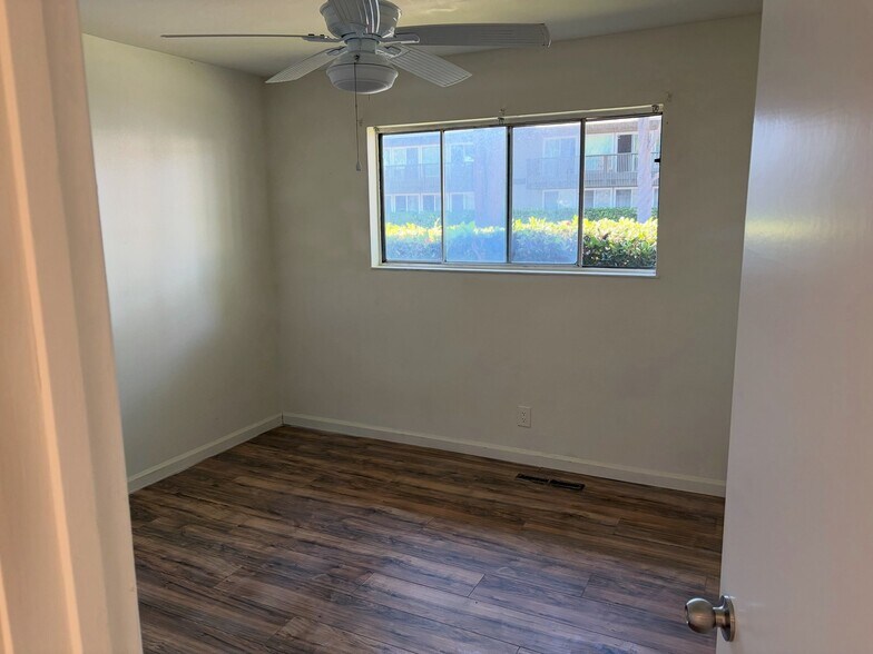 Building Photo - 1237 Coronado Dr
