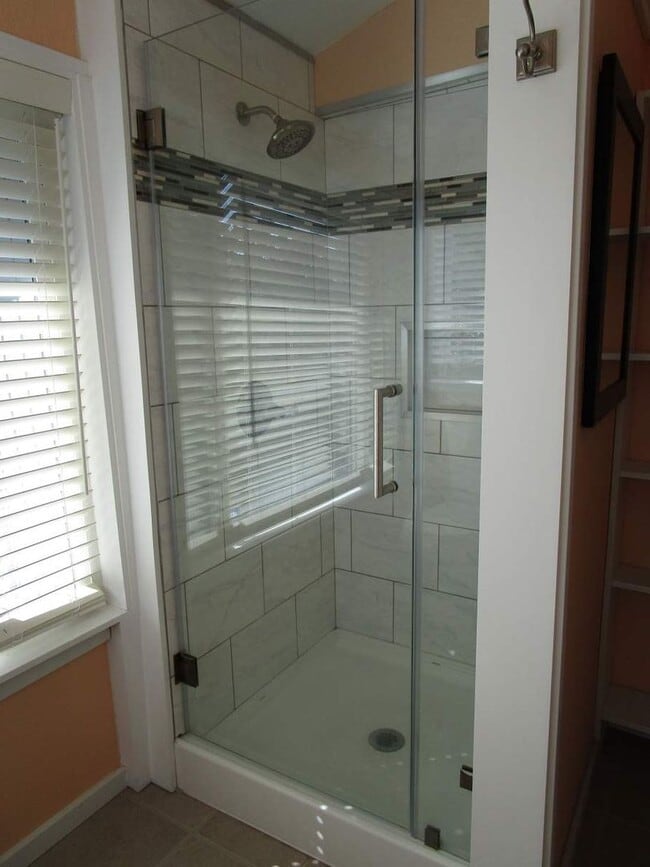 Building Photo - 2 Bedroom, 2 Bathroom Home North Proctor i...