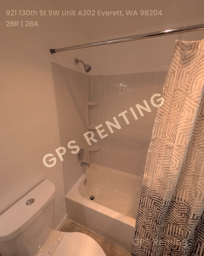 Building Photo - Renovated Bright and Open 2/2 Townhouse!!!