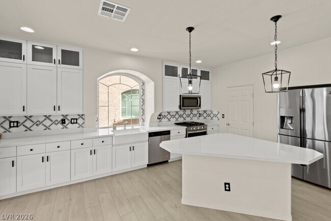 Building Photo - 10597 Aphrodite St