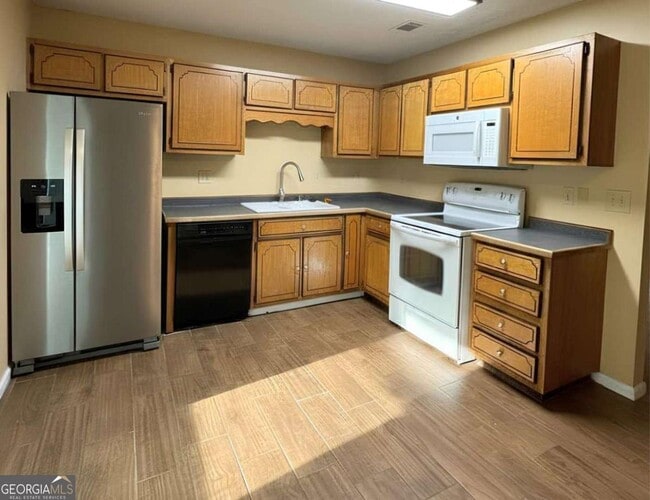 Building Photo - 204 Merriwood Cir