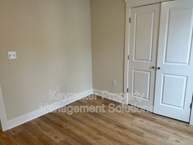 Building Photo - 185 Lindburgh Dr