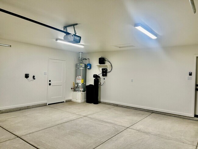Building Photo - Brand-New 3-Bedroom 2 Bath  Home – Modern, Low-Maintenance Living!