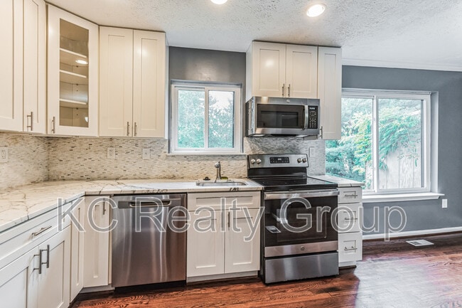 Building Photo - 12043 Hallandale Terrace