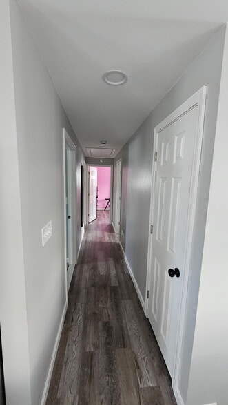 Hallway - 15 Cooper Rd