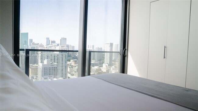 Building Photo - 398 NE 5th St