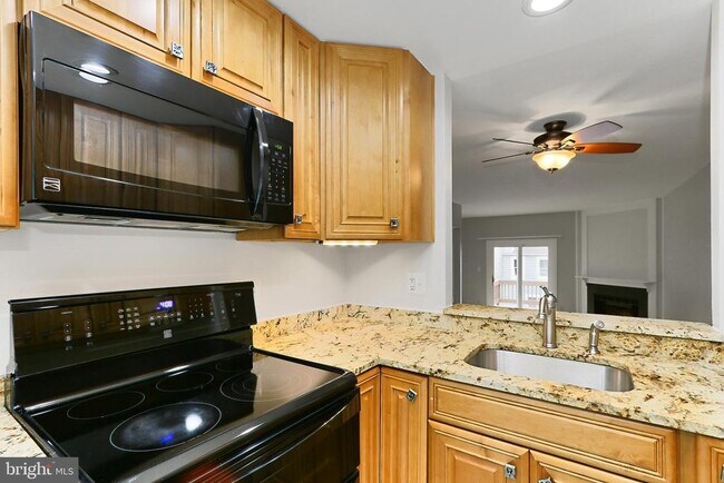Building Photo - 11931 Redtree Way