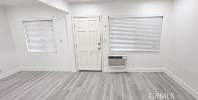 Building Photo - 10527 Western Ave