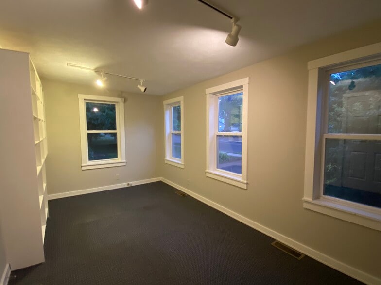 Building Photo - 50 Utica St