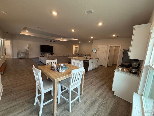 Building Photo - 5978 Forest Bay Ave