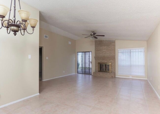 Building Photo - 11807 Dellfern Ct