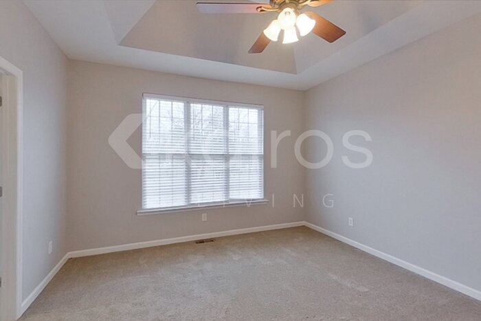 Building Photo - 605 Sophia Ct