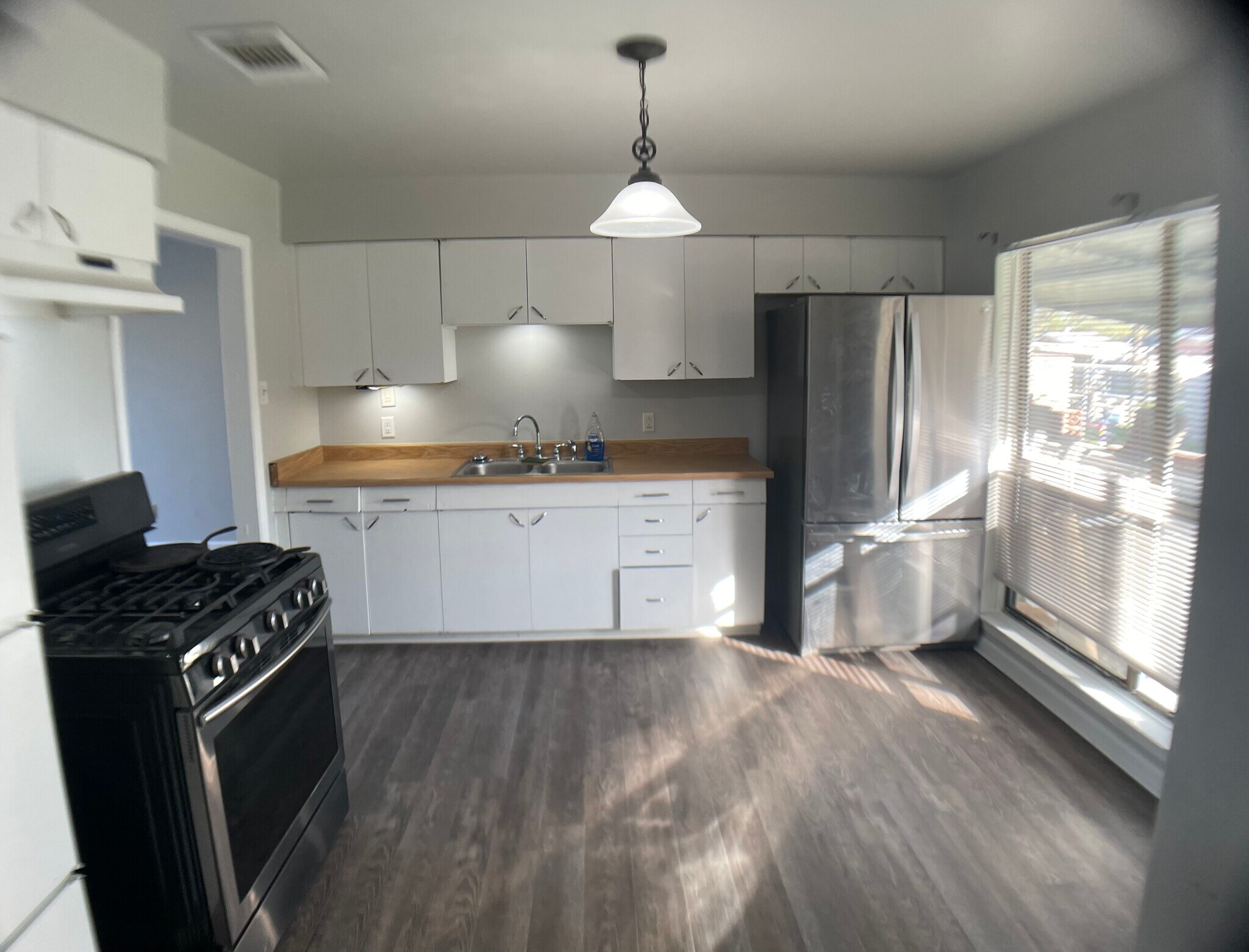 Kitchen - 1442 Parnell Ave