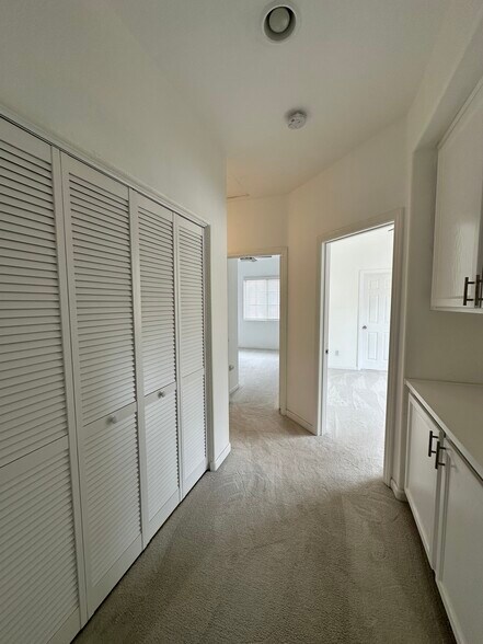 Building Photo - 4046 Craven Rd