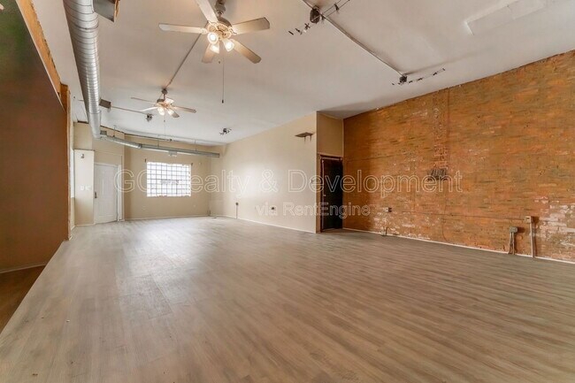 Building Photo - 3328 W Chicago Ave