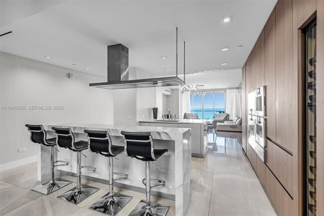 Building Photo - 18501 Collins Ave