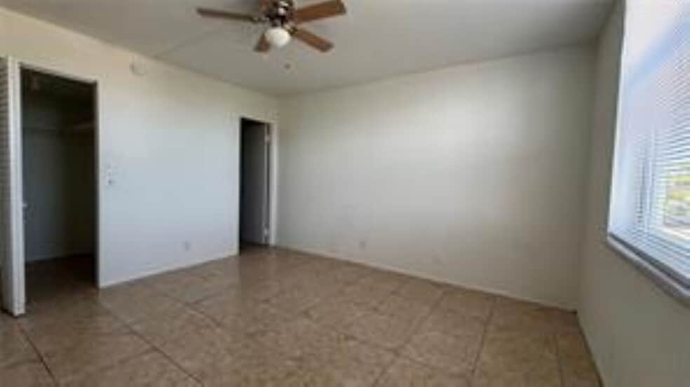 Building Photo - 4501 NE 21st Ave