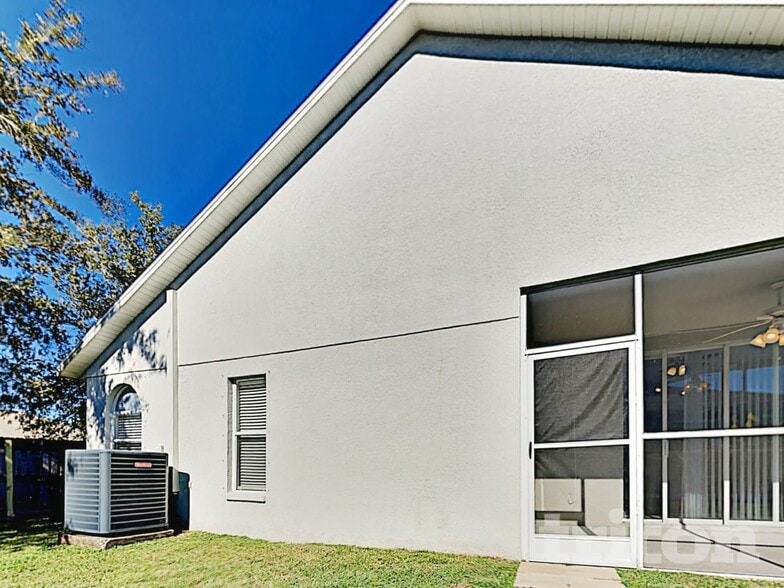 Building Photo - 30812 Midtown Ct