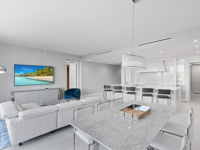 Building Photo - 220 SE Mizner Blvd