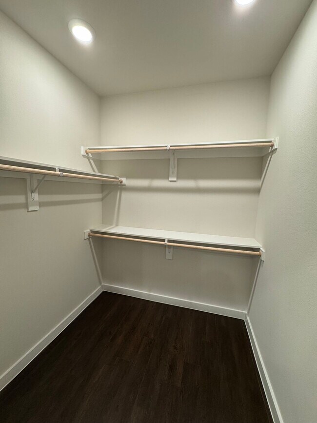 Building Photo - 455 Elevon Pkwy