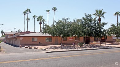 Building Photo - La Vie