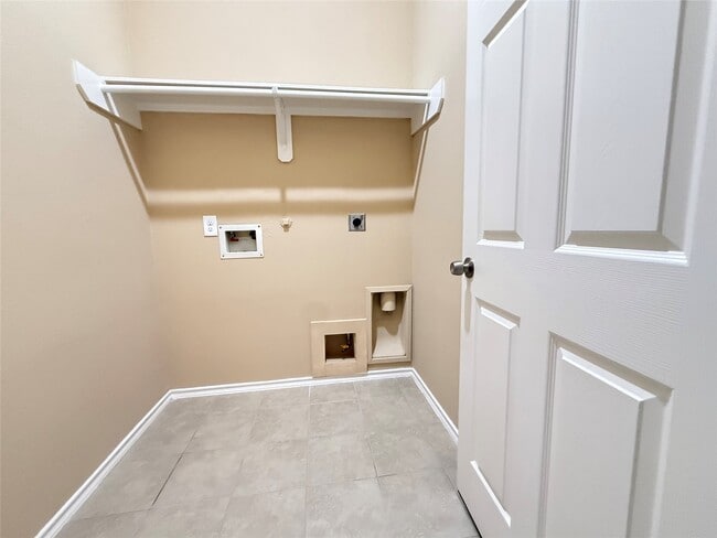 Building Photo - 2107 Castle Gardens Ln