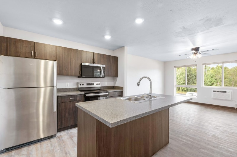 Building Photo - 352 Deschane Ave