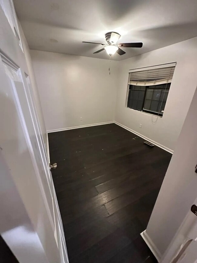 Building Photo - 283 Flagstone Way