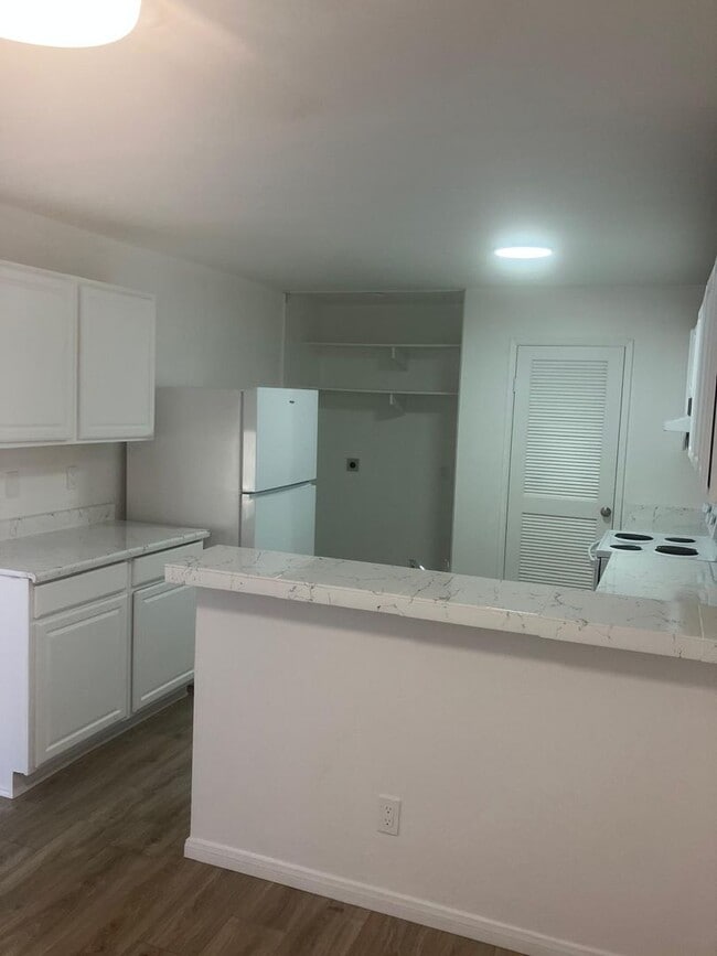 Building Photo - Spacious Renovated 3 bedroom/2 bath townhome in Paradise Hills! Move in Ready! $3,095 MOVE IN SPE...