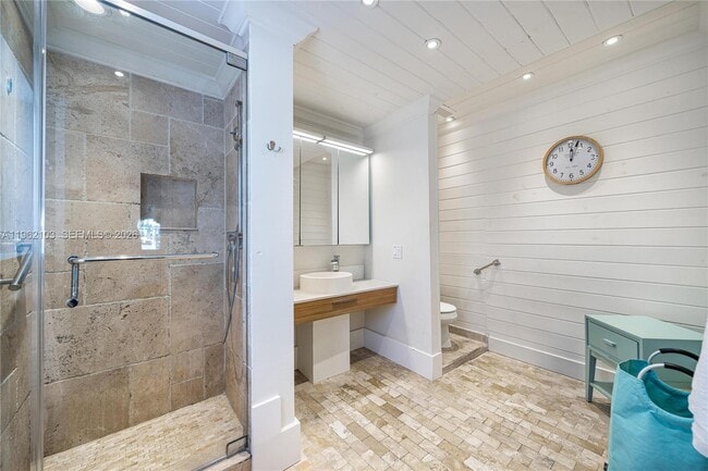 Building Photo - 621 86th St